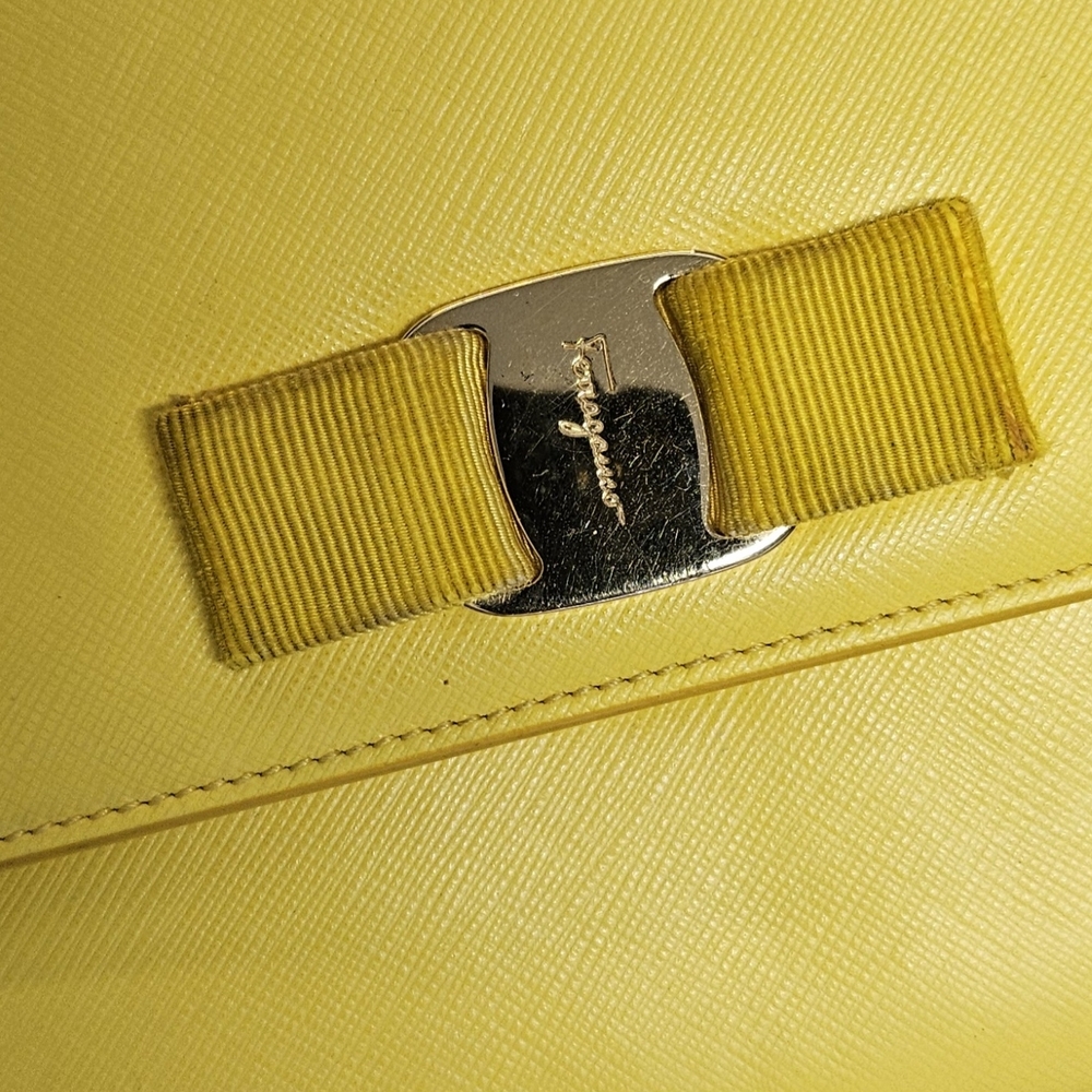 Women's Salvatore Ferragamo Yellow Vara Chain Crossbody Bag - Picture 15 of 16
